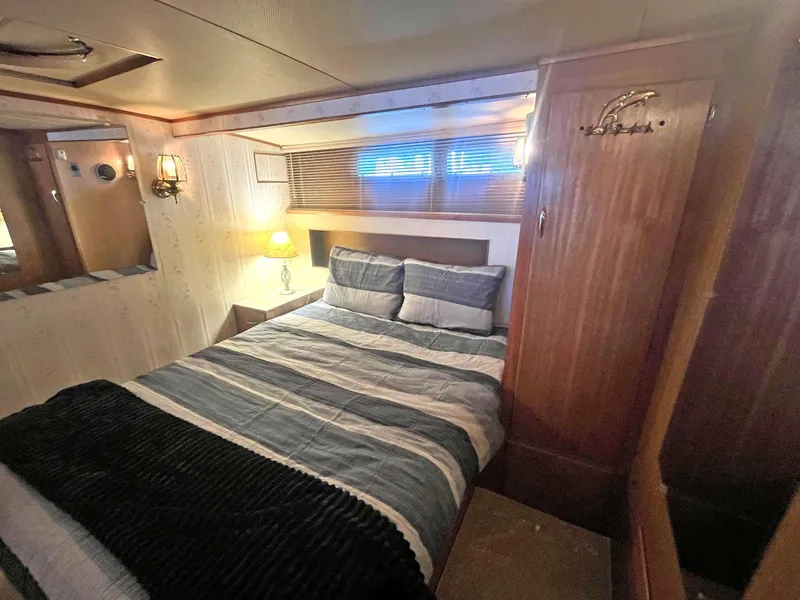 Slide: The Image of Chris-Craft 52 - Owner's Cabin - 7