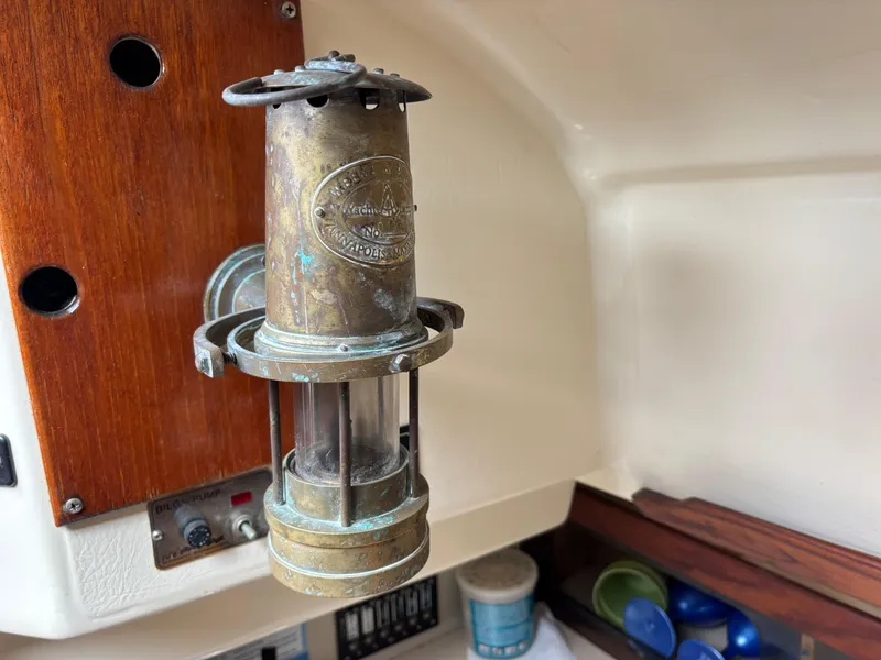 Slide: The Image of C.E. Ryder Sea Sprite 28 1985 - 5