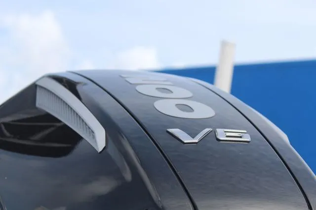 Slide: The Image of Wellcraft 202 Fisherman 2024 - 10