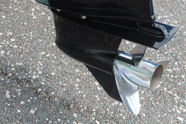 Slide: The Image of Wellcraft 202 Fisherman 2024 - 12