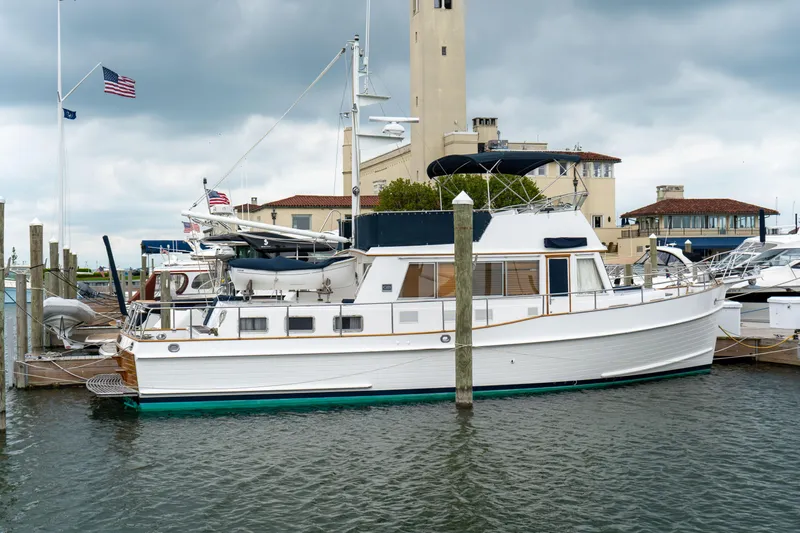 The Image of Grand Banks 42 Classic 2001 - 0