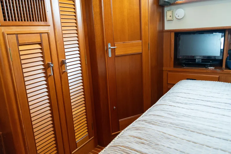 Slide: The Image of Grand Banks 42 Classic 2001 - 39