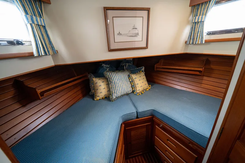 Slide: The Image of Grand Banks 42 Classic 2001 - 4