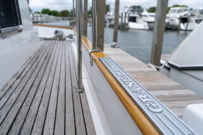 Slide: The Image of Grand Banks 42 Classic 2001 - 9