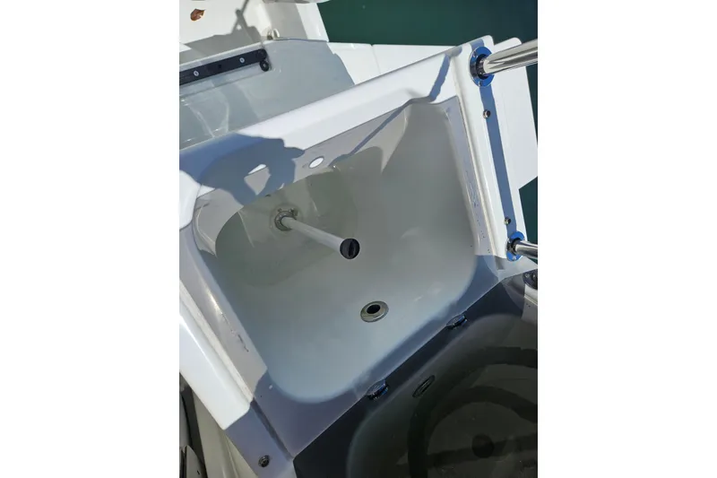 Slide: The Image of Livewell on Jeanneau NC 895 Sport Series 2 boat, 2026 model. - 38