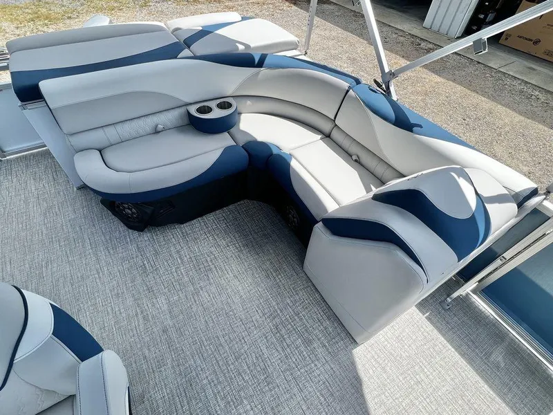 Slide: The Image of Avalon LSZ 21' Cruise - IN STOCK 2024 - 14