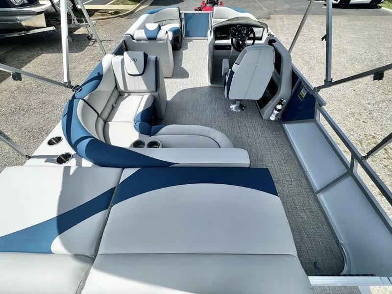 Slide: The Image of Avalon LSZ 21' Cruise - IN STOCK 2024 - 17