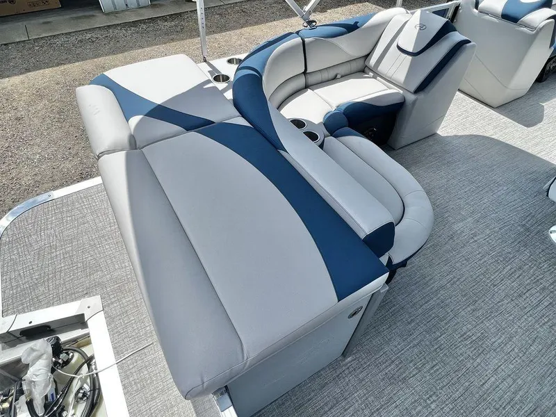 Slide: The Image of Avalon LSZ 21' Cruise - IN STOCK 2024 - 18