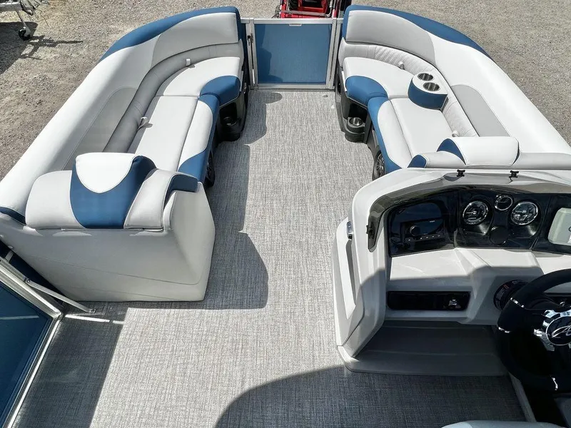 Slide: The Image of Avalon LSZ 21' Cruise - IN STOCK 2024 - 23