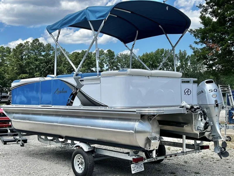 Slide: The Image of Avalon LSZ 21' Cruise - IN STOCK 2024 - 3