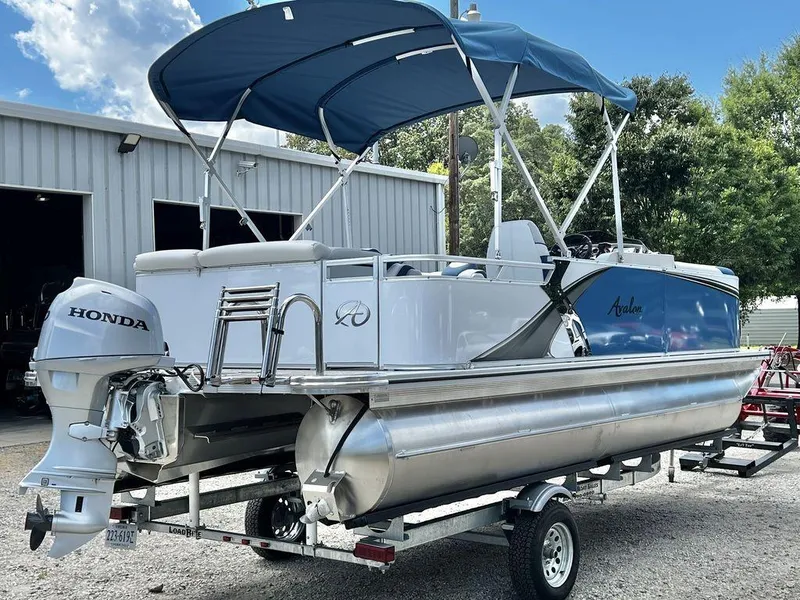 Slide: The Image of Avalon LSZ 21' Cruise - IN STOCK 2024 - 5