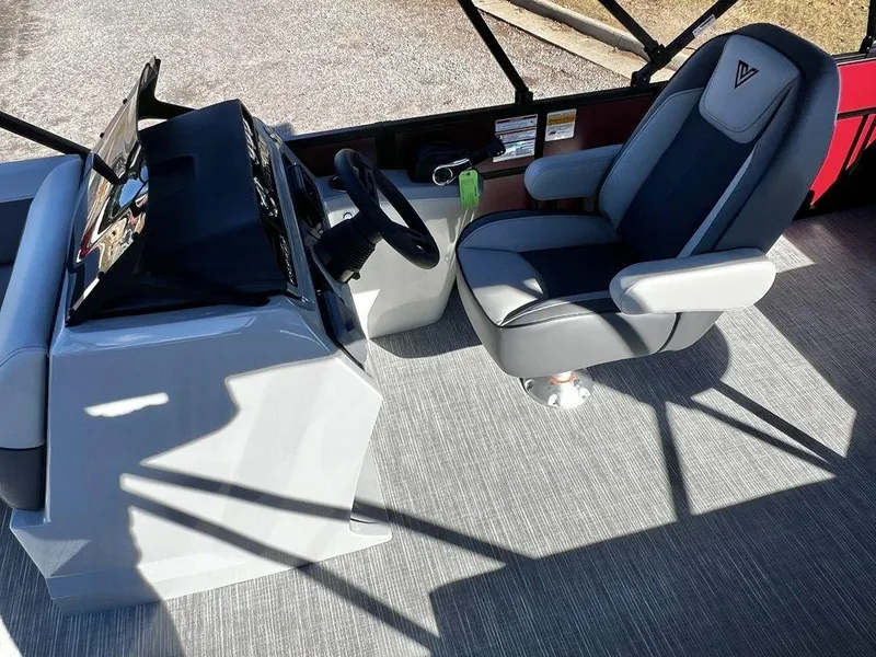 Slide: The Image of Viaggio Lago V 18' C (Cruise) - IN STOCK 2025 - 14