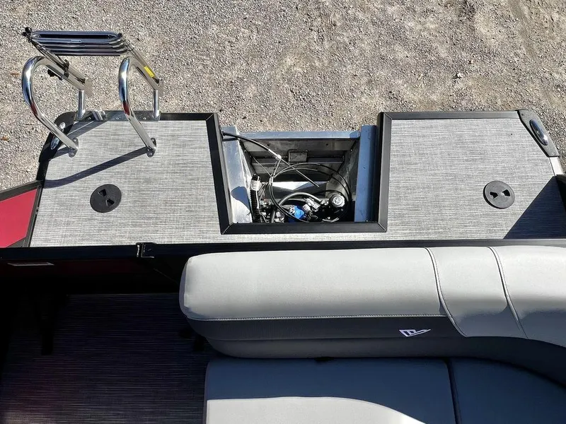 Slide: The Image of Viaggio Lago V 18' C (Cruise) - IN STOCK 2025 - 17