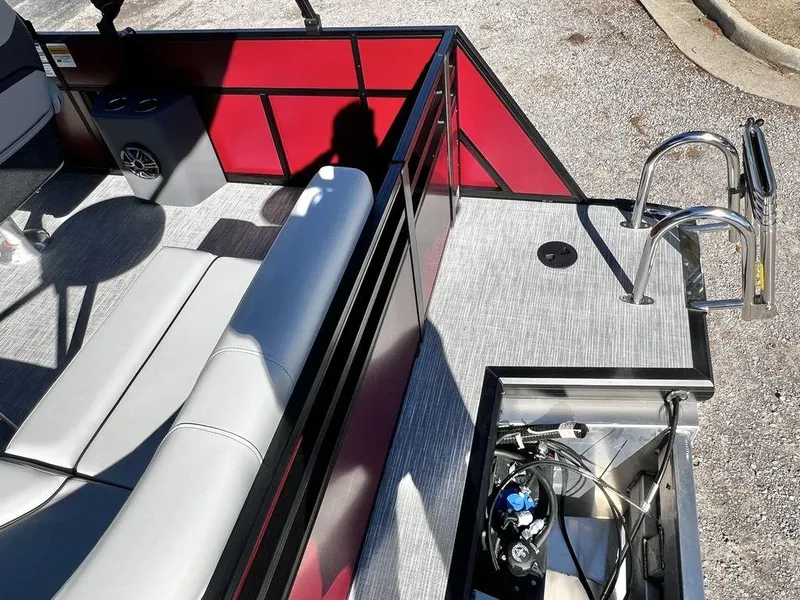 Slide: The Image of Viaggio Lago V 18' C (Cruise) - IN STOCK 2025 - 19