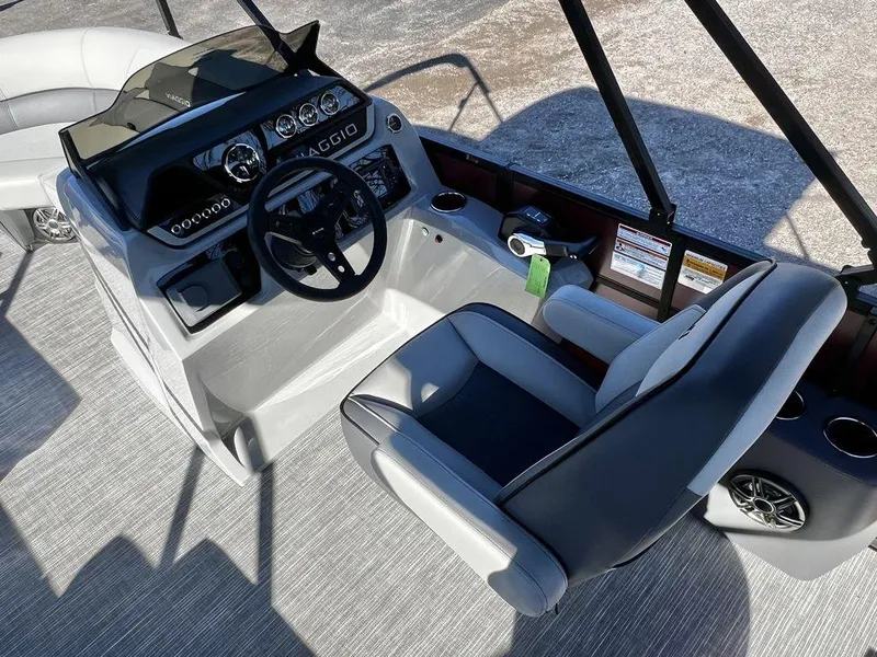 Slide: The Image of Viaggio Lago V 18' C (Cruise) - IN STOCK 2025 - 22