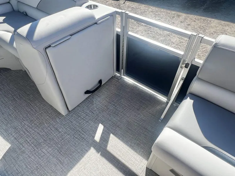 Slide: The Image of Avalon Venture 19' Rear Fish - IN STOCK 2025 - 12