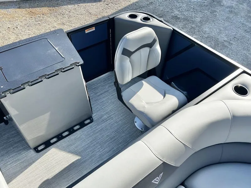 Slide: The Image of Viaggio Lago V 20' F (Quad Fish) - IN STOCK 2024 - 15