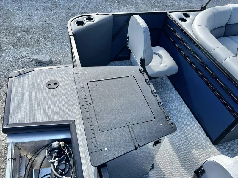 Slide: The Image of Viaggio Lago V 20' F (Quad Fish) - IN STOCK 2024 - 20