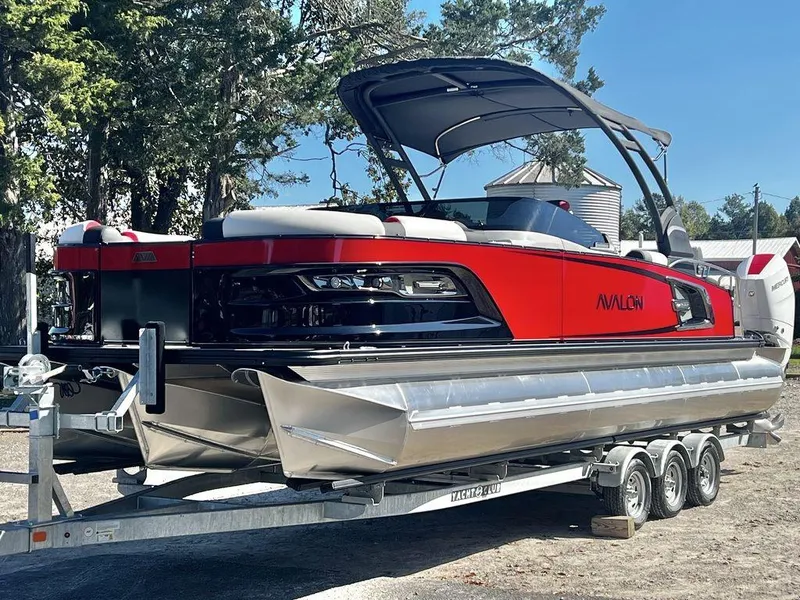 The Image of Avalon Excalibur LTD 25' Quad Lounge Windshield - Triple Toon TWIN - IN STOCK 2025 - 1
