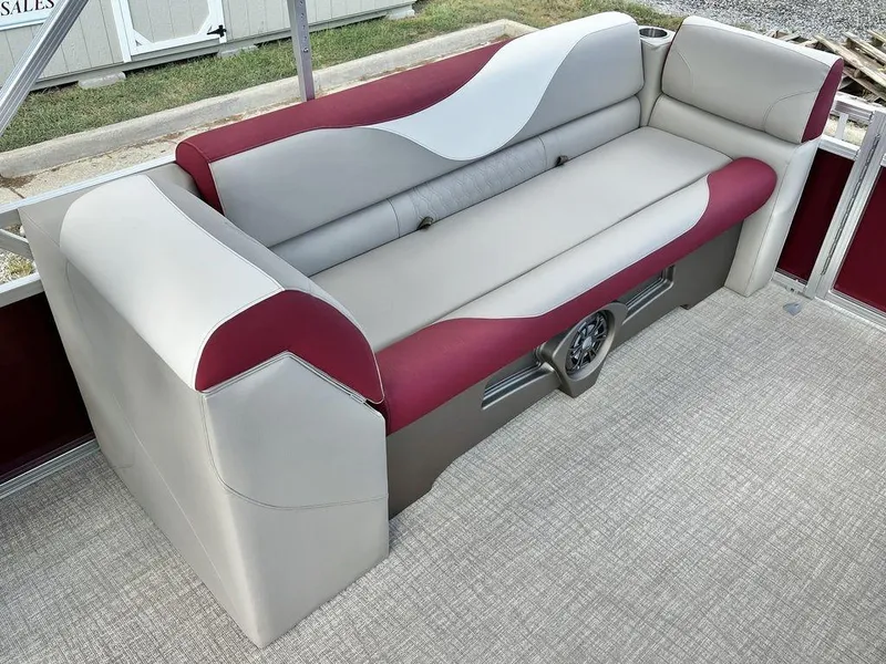 Slide: The Image of Avalon Venture 85 23 Quad Lounge - IN STOCK 2024 - 14