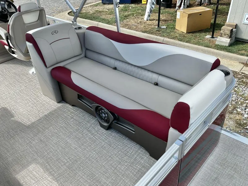 Slide: The Image of Avalon Venture 85 23 Quad Lounge - IN STOCK 2024 - 19