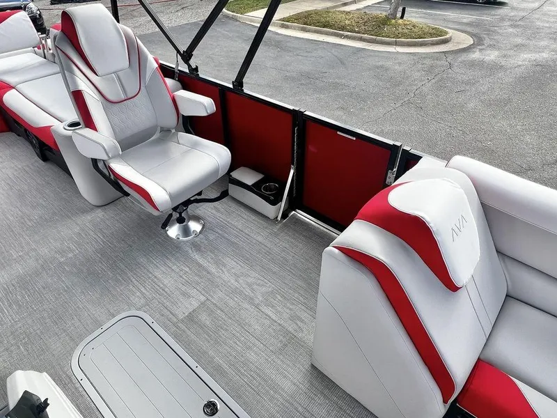 Slide: The Image of Avalon LSZ 25' Quad Lounge Shift - Triple Toon - IN STOCK 2025 - 14