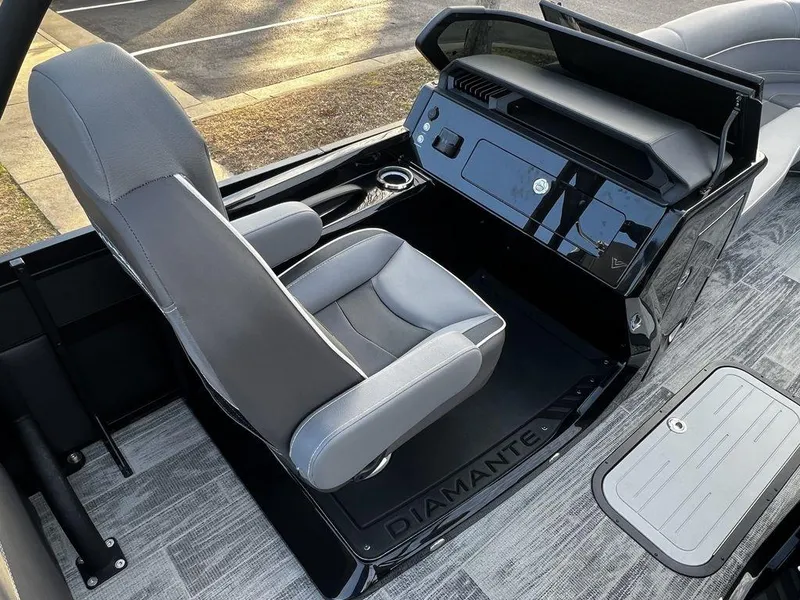 Slide: The Image of Viaggio Diamante 24' UW A-T (Quad Lounge Windshield) - Triple Toon - IN STOCK! 2025 - 21