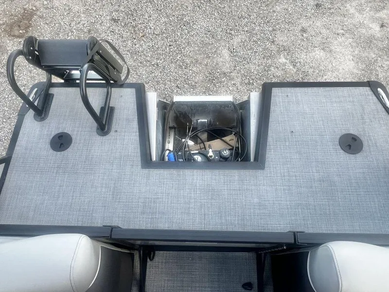 Slide: The Image of Viaggio Lago X 22' U (Quad Lounge) Triple-Toon - IN STOCK 2025 - 17