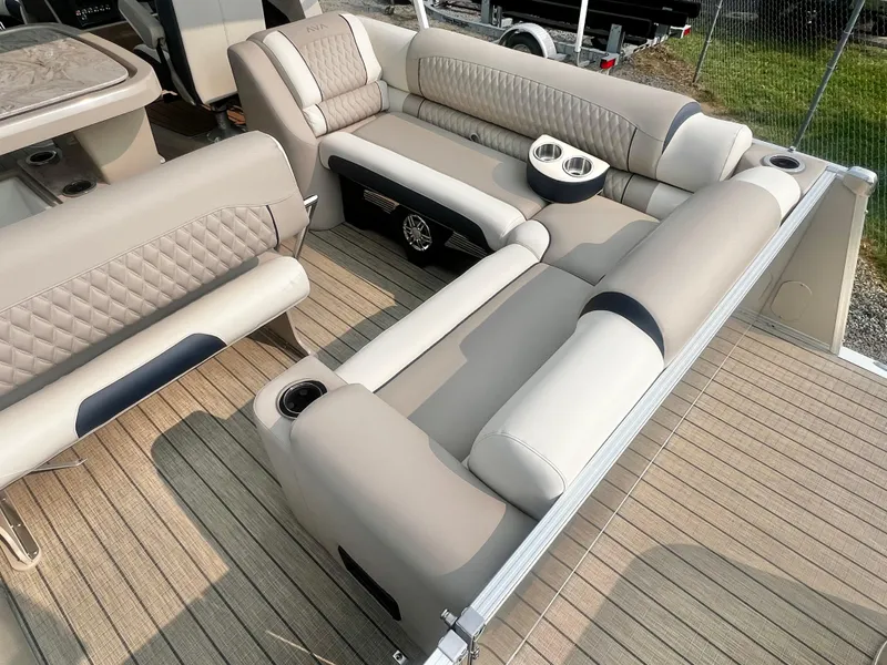 Slide: The Image of Avalon Catalina 25' Entertainer Triple Toon - IN STOCK! Pictures Soon! 2025 - 17
