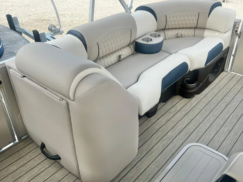 Slide: The Image of Avalon Catalina 25' Entertainer Triple Toon - IN STOCK! Pictures Soon! 2025 - 22