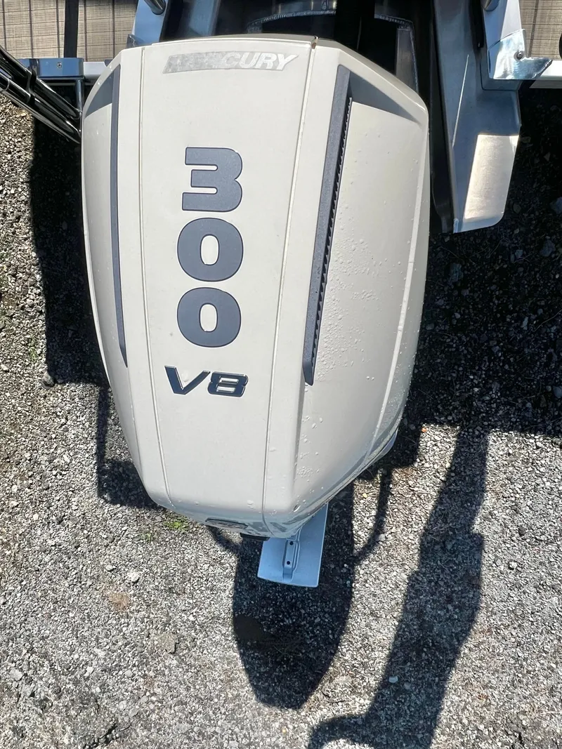 Slide: The Image of Avalon Catalina 25' Entertainer Triple Toon - IN STOCK! Pictures Soon! 2025 - 27