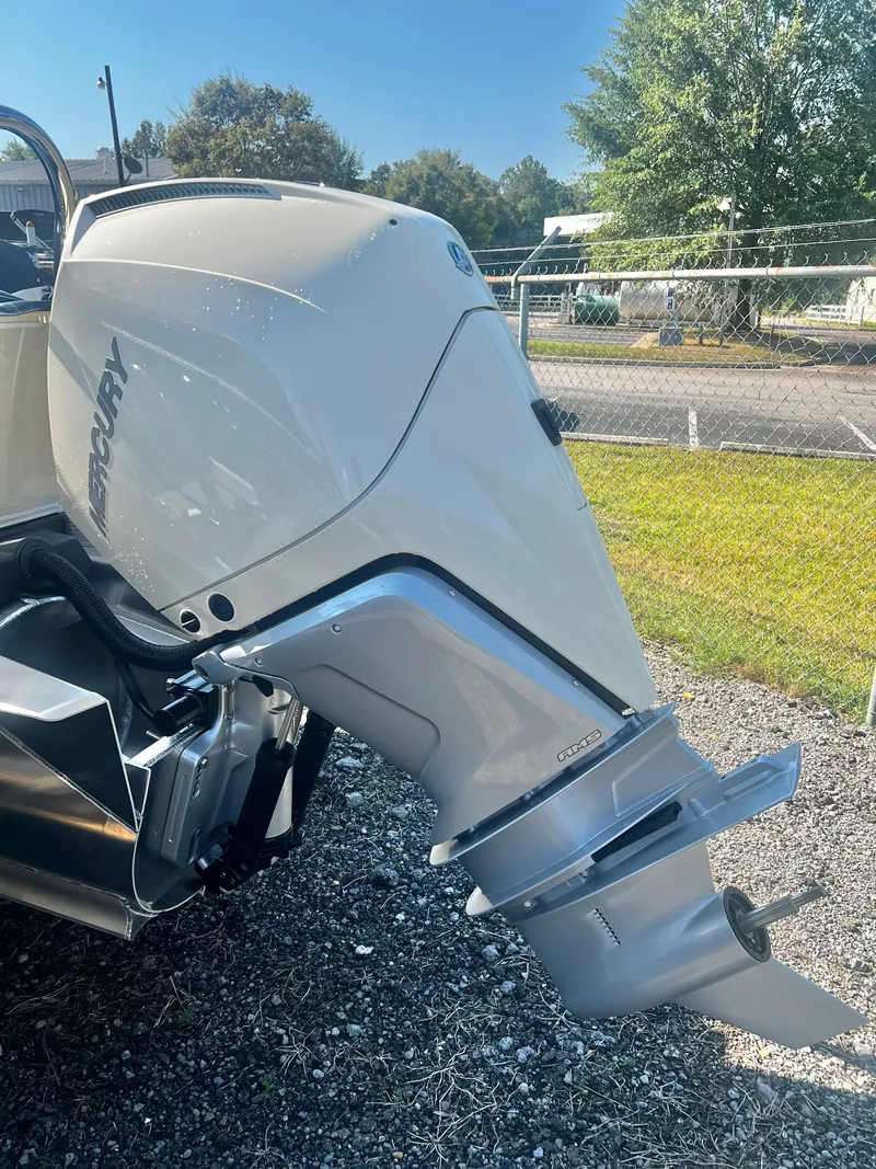 Slide: The Image of Avalon Catalina 25' Entertainer Triple Toon - IN STOCK! Pictures Soon! 2025 - 28