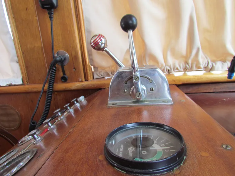 Slide: The Image of Custom Bald Mountain Boat Works 1970 - 10