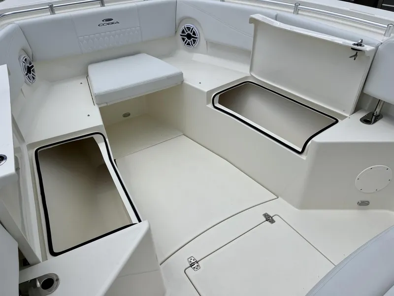 Slide: The Image of Cobia 320 Center Console 2025 - 18