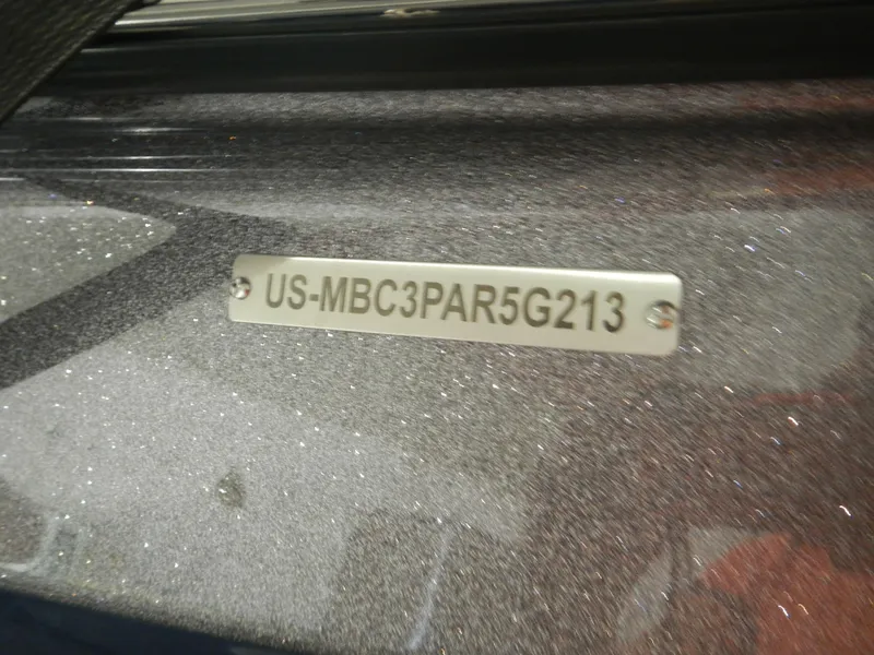 Slide: The Image of 2013 MasterCraft X30 boat hull identification number plate. - 29