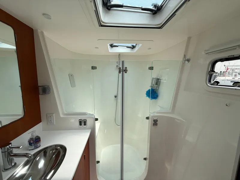 Slide: The Image of Antares 44GS 2021 - 60