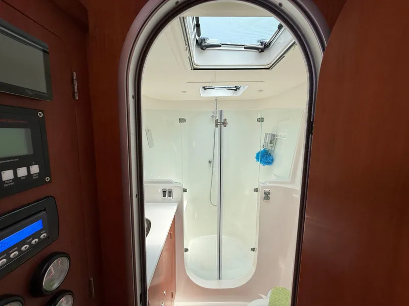 Slide: The Image of Antares 44GS 2021 - 61