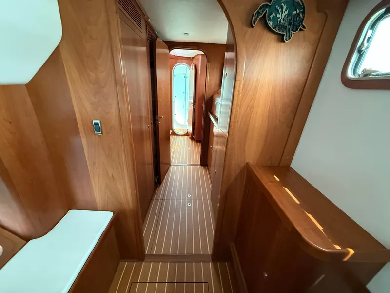 Slide: The Image of Antares 44GS 2021 - 63