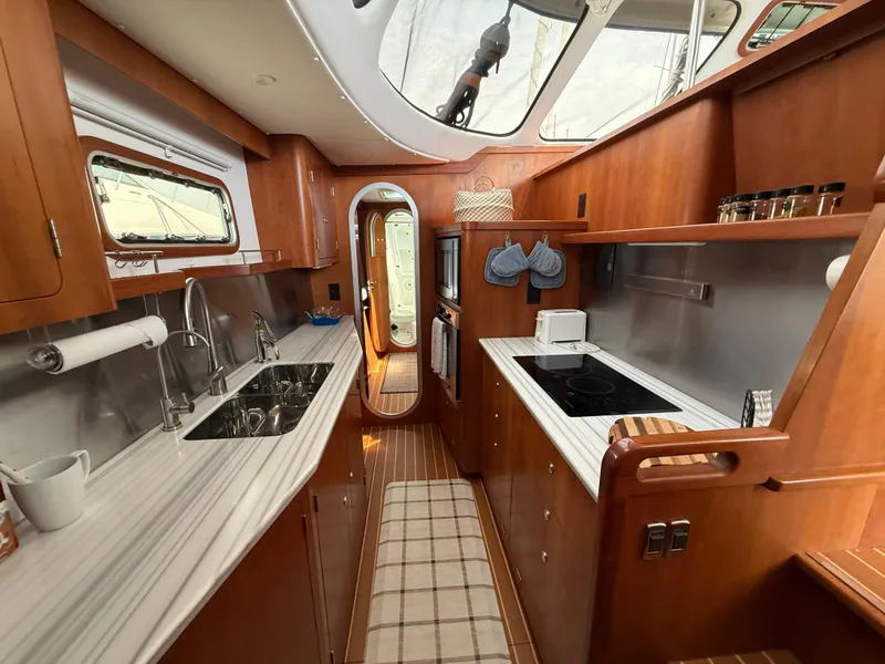 Slide: The Image of Antares 44GS 2021 - 79