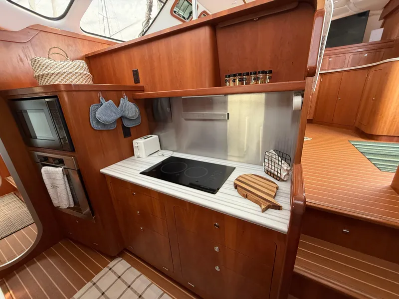 Slide: The Image of Antares 44GS 2021 - 84