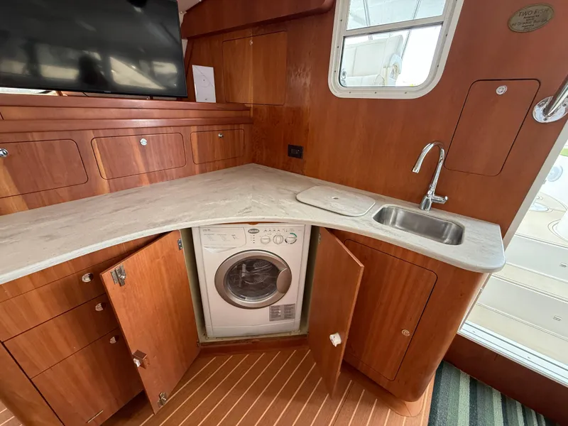 Slide: The Image of Antares 44GS 2021 - 97