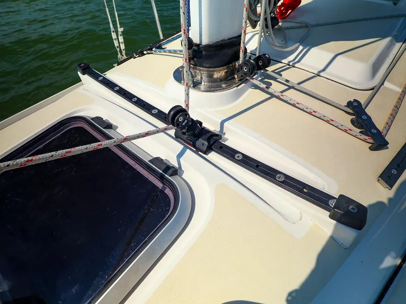 Slide: The Image of 2022 J Boats J/9 deck with rigging and hatch detail. - 30