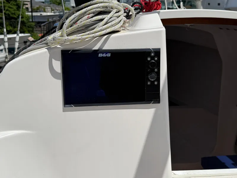 Slide: The Image of B&G navigation system on 2022 J Boats J/9 sailboat cockpit. - 33
