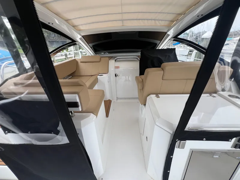Slide: The Image of Cruisers 39 Express Coupe 2017 - 36