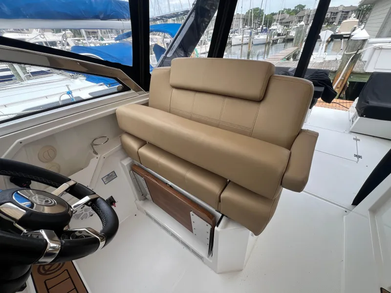 Slide: The Image of Cruisers 39 Express Coupe 2017 - 52