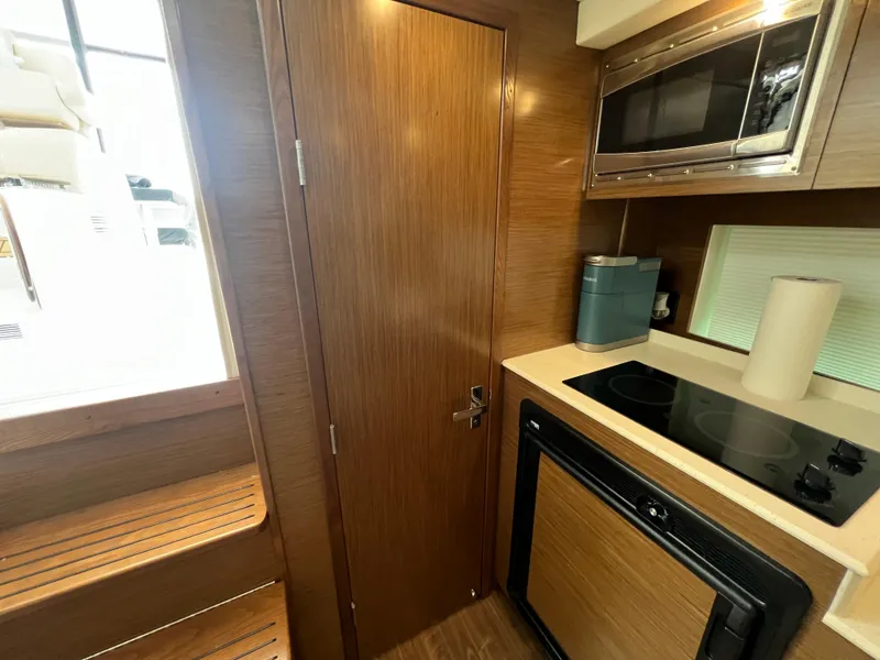 Slide: The Image of Cruisers 39 Express Coupe 2017 - 59