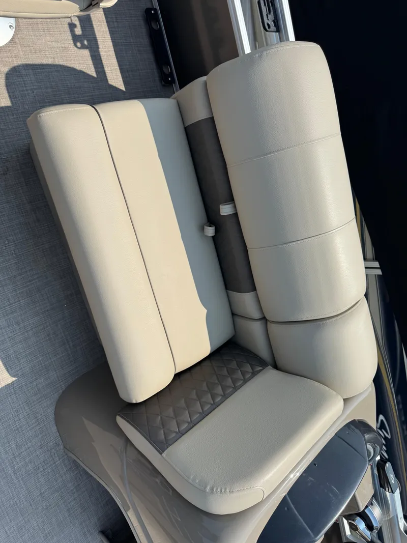 Slide: The Image of 2023 Sun Tracker Fishin' Barge 20 DLX boat seat, beige upholstery, top view. - 6