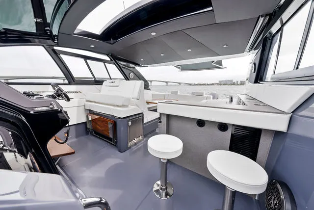 Slide: The Image of Cruisers 42 GLS OB 2023 - 25