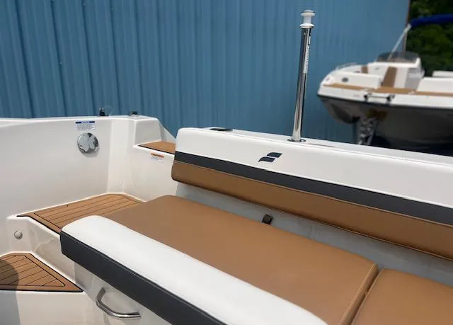 Slide: The Image of Interior view of the 2025 Starcraft SVX 191 OB boat. - 5