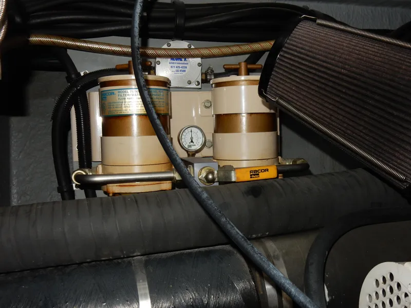 Slide: The Image of Sea Ray 450 Sundancer 1997 - 50